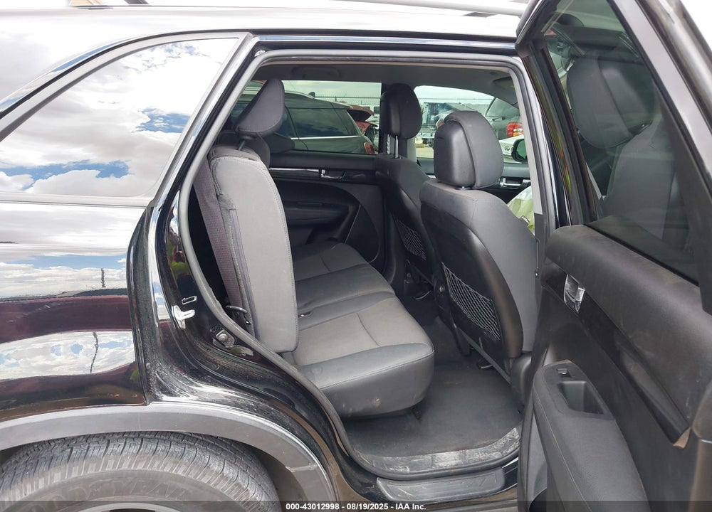 2013 KIA SORENTO LX VIN: 5XYKT3A69DG414947