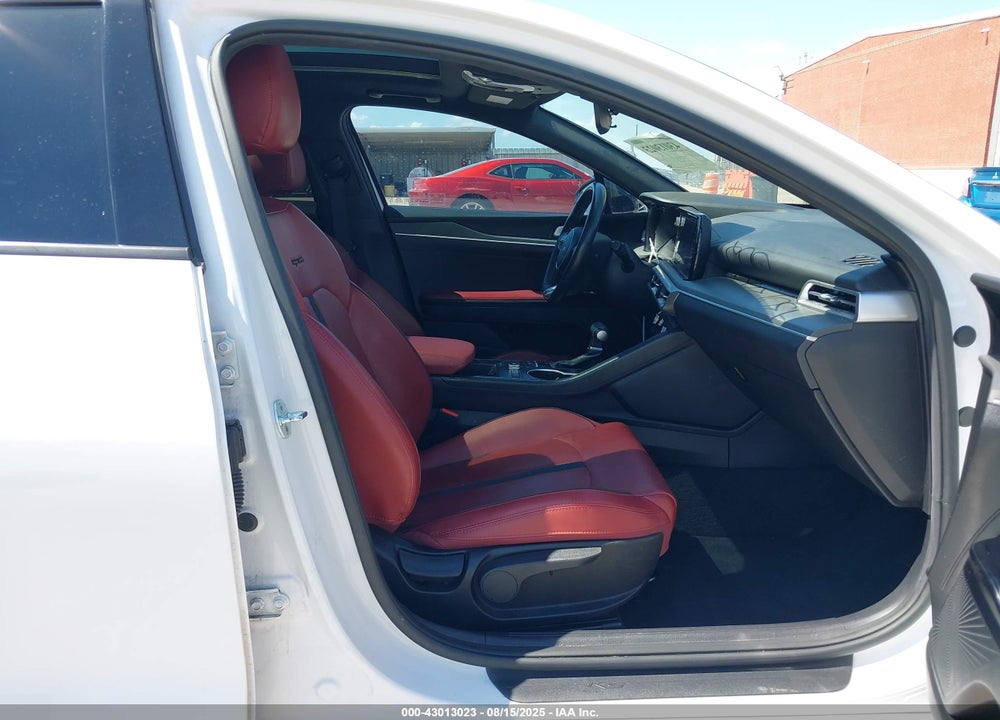 2022 KIA K5 VIN: 5XXG64J28NG084806