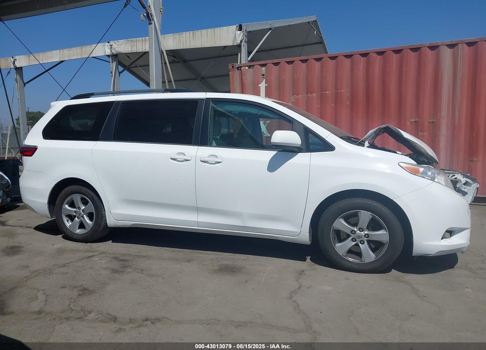 2016 TOYOTA SIENNA LE 8 PASSENGER VIN: 5TDKK3DCXGS722513