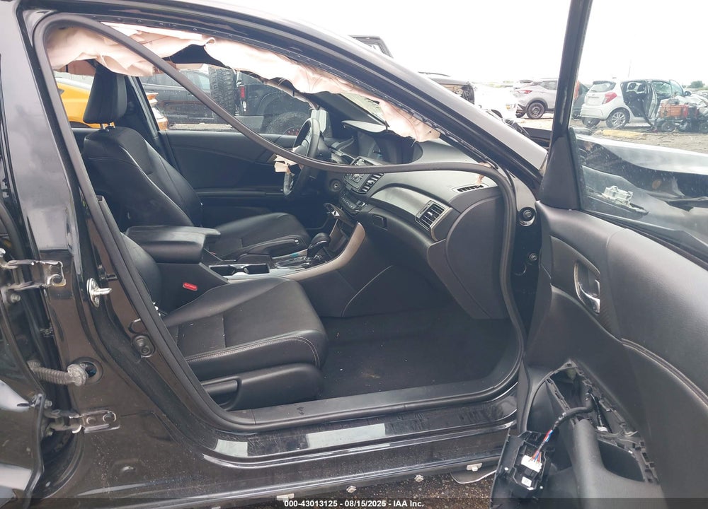 2017 HONDA ACCORD VIN: 1HGCR2F58HA164332