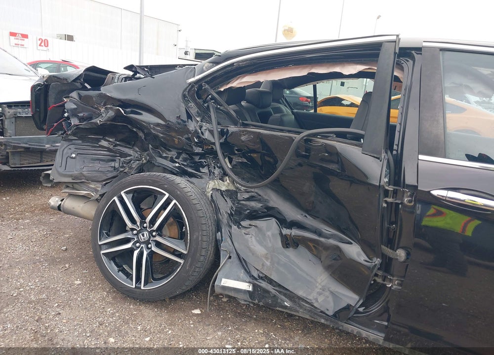 2017 HONDA ACCORD VIN: 1HGCR2F58HA164332