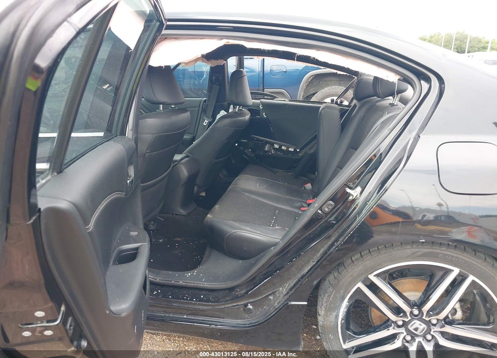 2017 HONDA ACCORD VIN: 1HGCR2F58HA164332