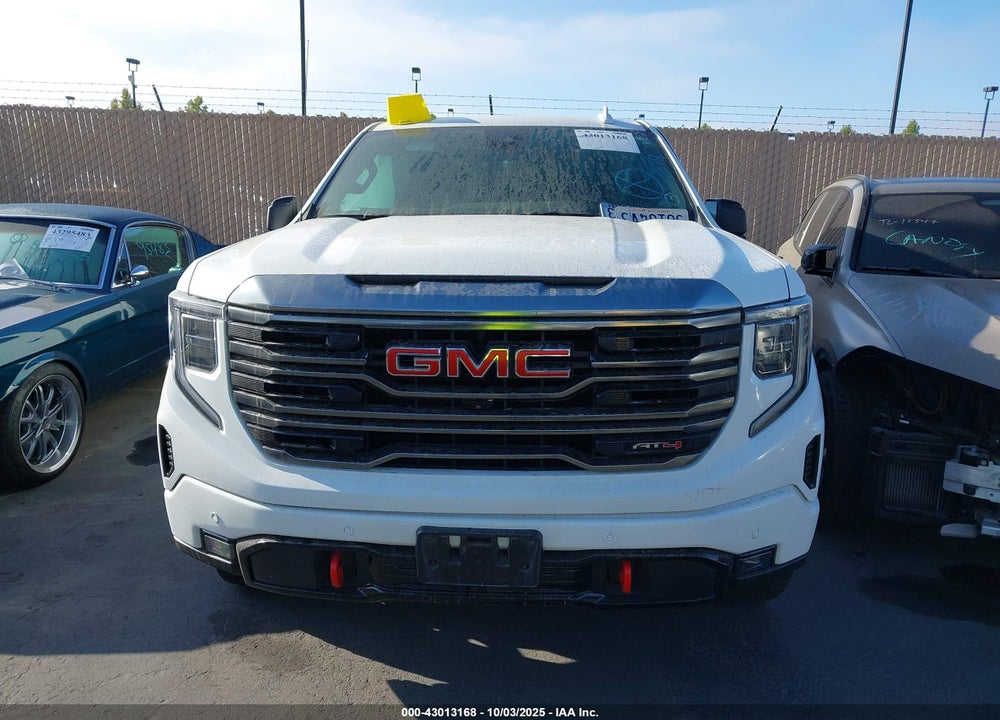 2023 GMC SIERRA 1500 4WD SHORT BOX AT4 VIN: 1GTUUEEL2PZ289328