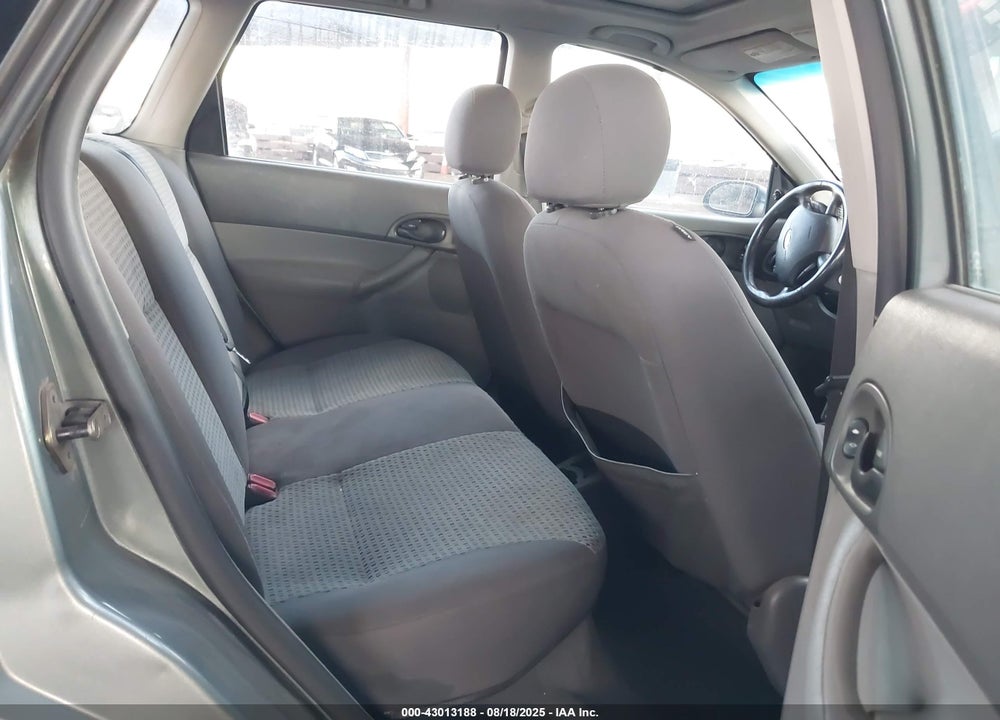 2005 FORD FOCUS ZXW VIN: 1FAHP36NX5W206651