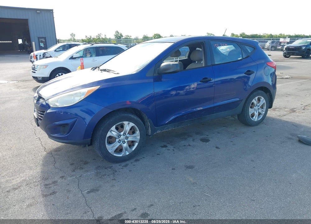 2011 HYUNDAI TUCSON VIN: KM8JT3AB7BU121547