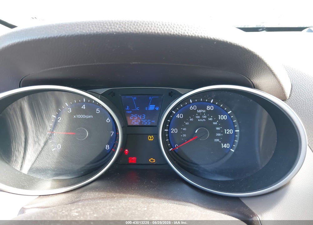 2011 HYUNDAI TUCSON VIN: KM8JT3AB7BU121547