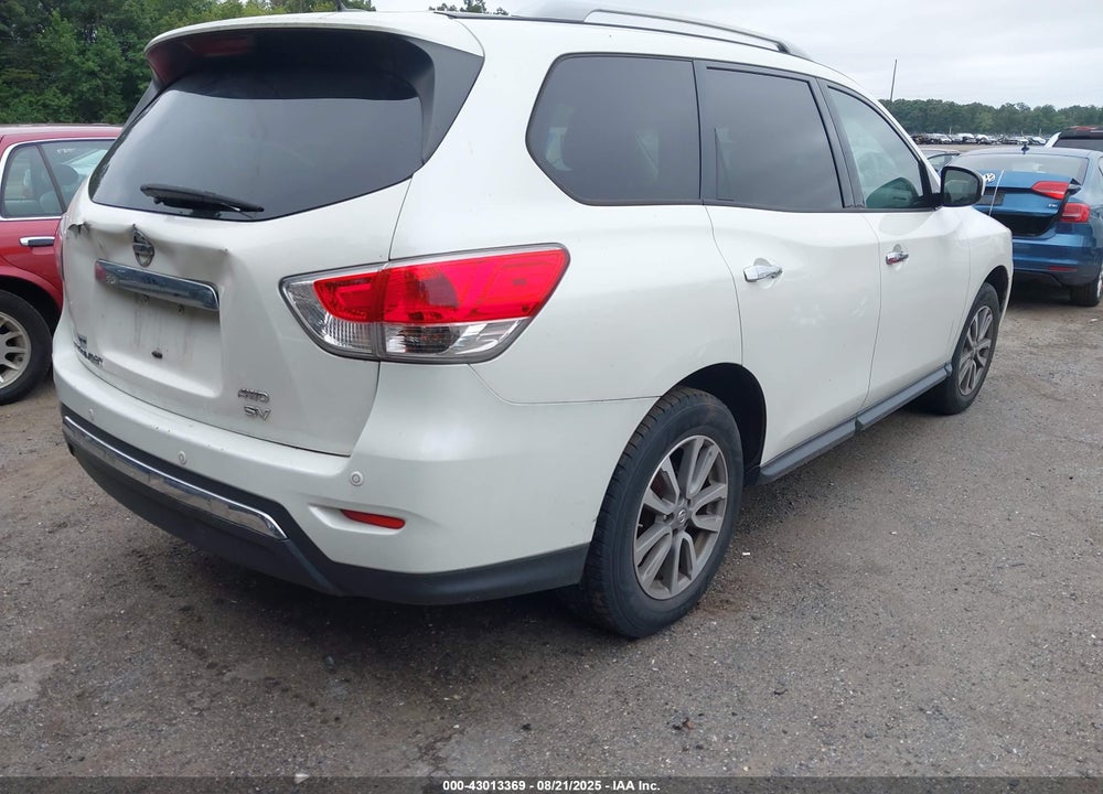 2015 NISSAN PATHFINDER VIN: 5N1AR2MM8FC622450