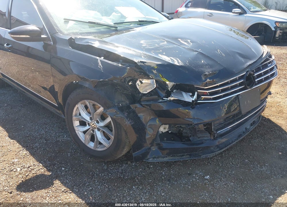 2016 VOLKSWAGEN PASSAT VIN: 1VWAT7A39GC049829