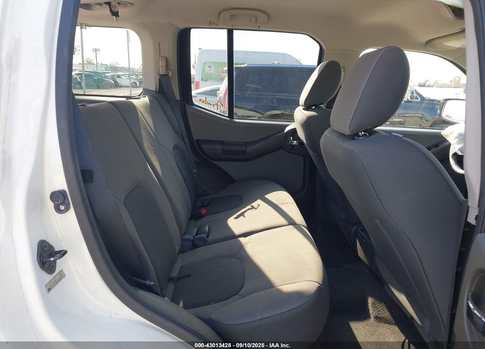 2015 NISSAN XTERRA VIN: 5N1AN0NU1FN666406
