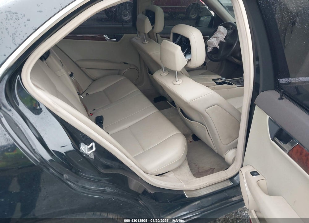 2009 MERCEDES-BENZ C 300 LUXURY/SPORT VIN: WDDGF54X39R082760
