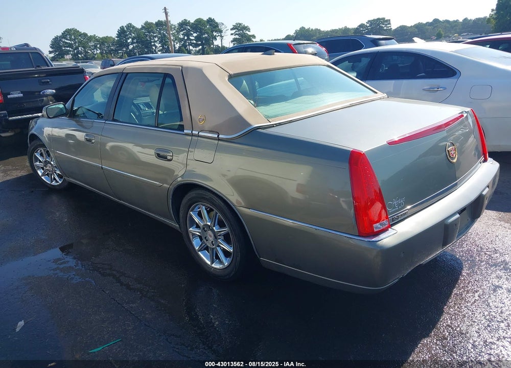 2011 CADILLAC DTS LUXURY COLLECTION VIN: 1G6KD5E68BU105990