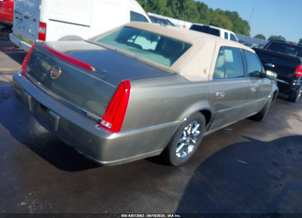 2011 CADILLAC DTS LUXURY COLLECTION VIN: 1G6KD5E68BU105990