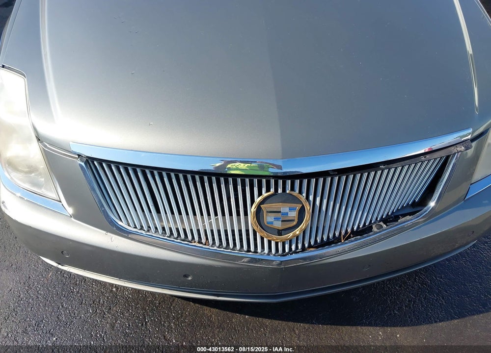 2011 CADILLAC DTS LUXURY COLLECTION VIN: 1G6KD5E68BU105990