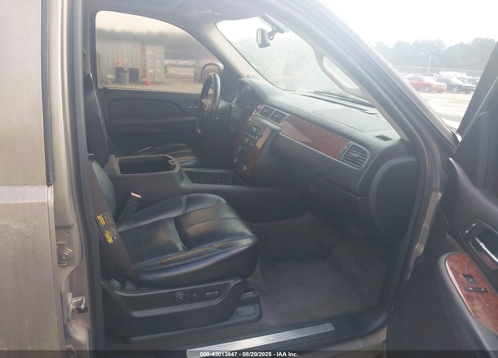 2007 CHEVROLET TAHOE LT VIN: 1GNFK13067J105014