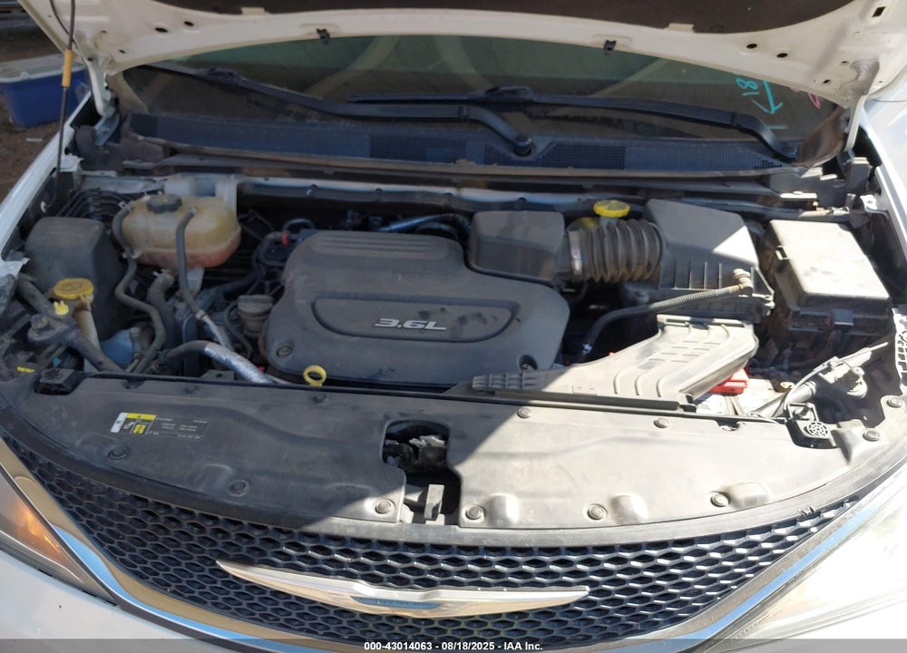 2018 CHRYSLER PACIFICA LIMITED VIN: 2C4RC1GG0JR185438