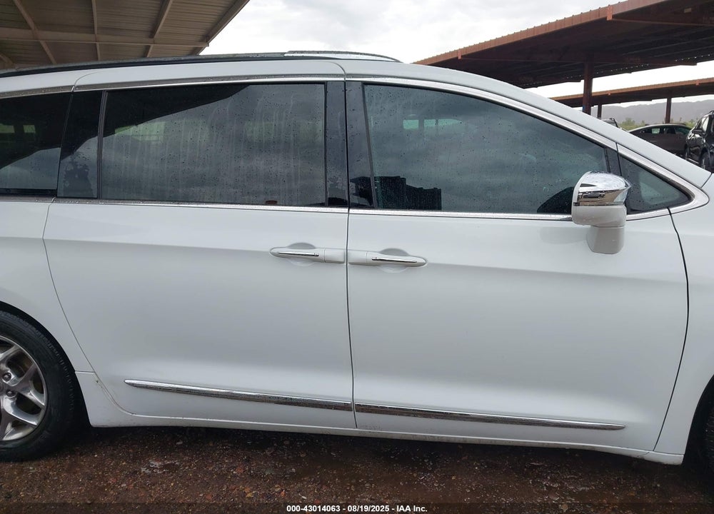 2018 CHRYSLER PACIFICA LIMITED VIN: 2C4RC1GG0JR185438