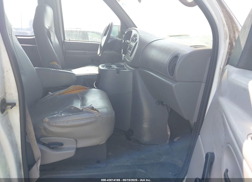 2001 FORD E-350 SUPER DUTY XL/XLT VIN: 1FBSS31L01HB65101