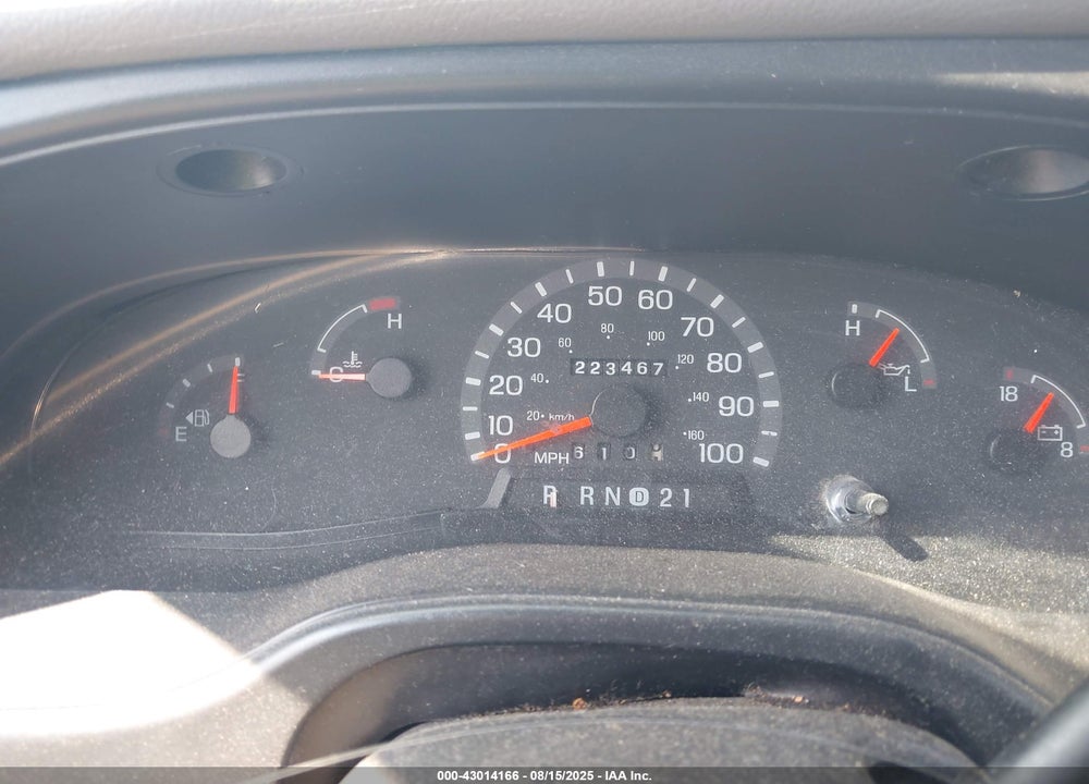 2001 FORD E-350 SUPER DUTY XL/XLT VIN: 1FBSS31L01HB65101