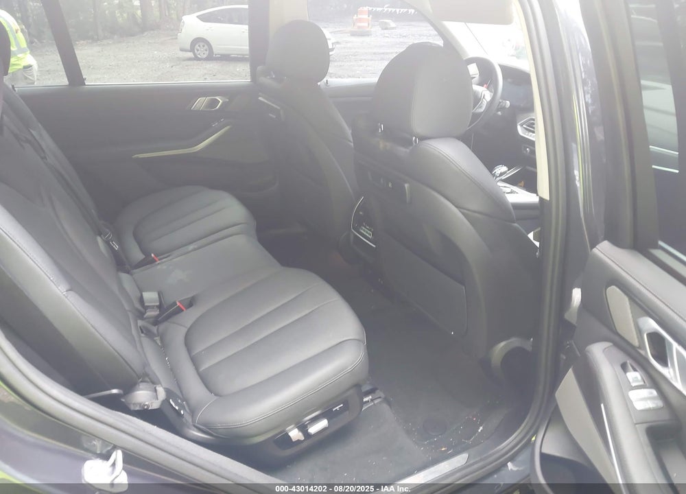 2020 BMW X7 VIN: 5UXCW2C03L9B75203