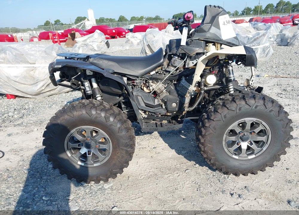 2022 CAN-AM RENEGADE X MR 1000R VIN: 3JBMWAX4XNJ001633