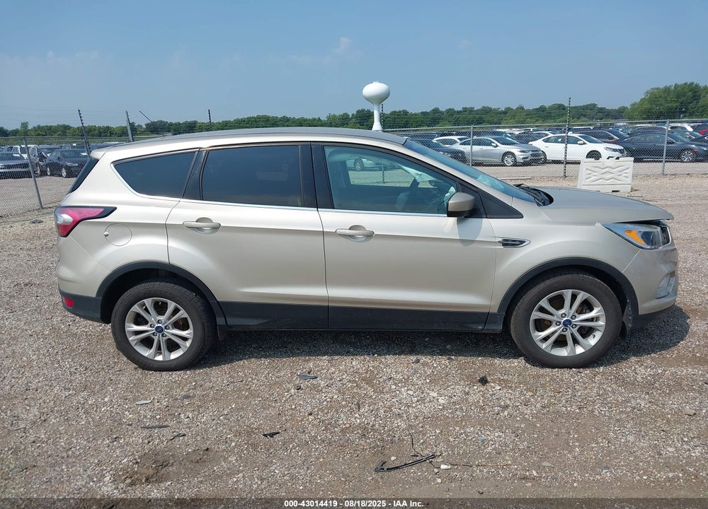 2017 FORD ESCAPE VIN: 1FMCU0GD5HUE53461