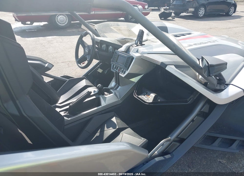 2016 POLARIS SLINGSHOT SL VIN: 57XAAPFA0G7115541
