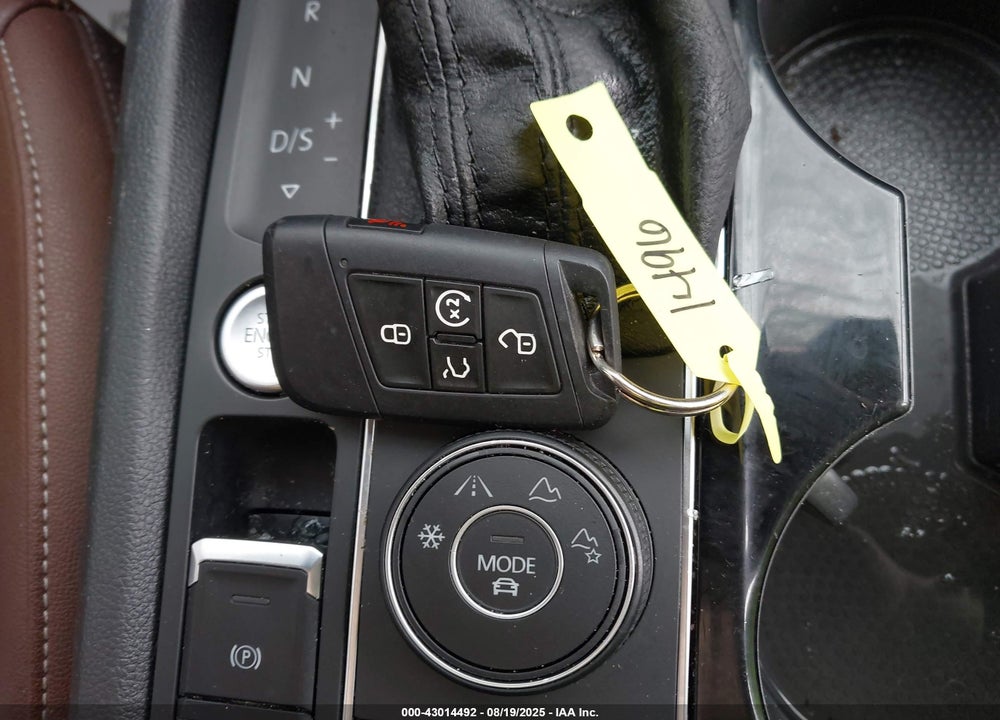 2021 VOLKSWAGEN ATLAS VIN: 1V2BR2CA8MC516947