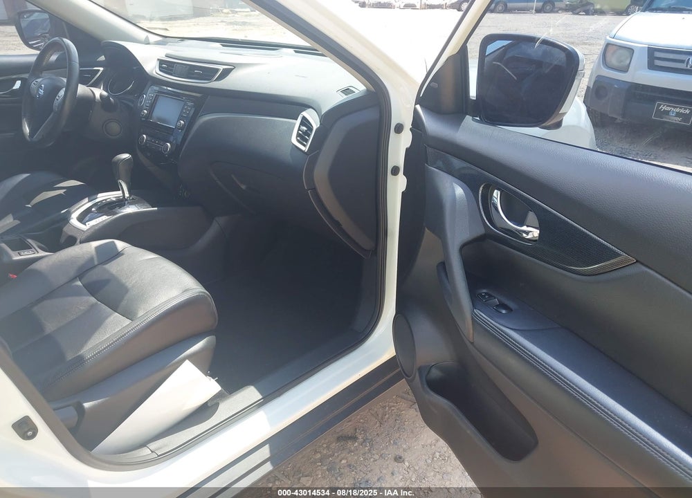 2015 NISSAN ROGUE SL VIN: 5N1AT2MV7FC799842