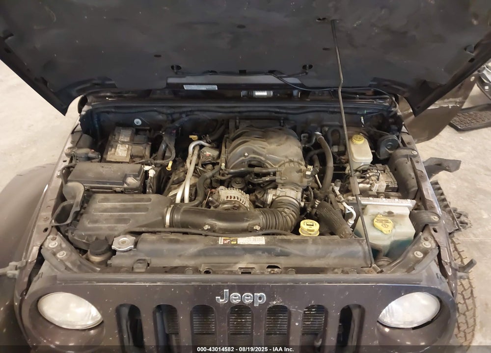 2013 JEEP WRANGLER UNLIMITED SAHARA VIN: 1C4BJWEGXDL665376