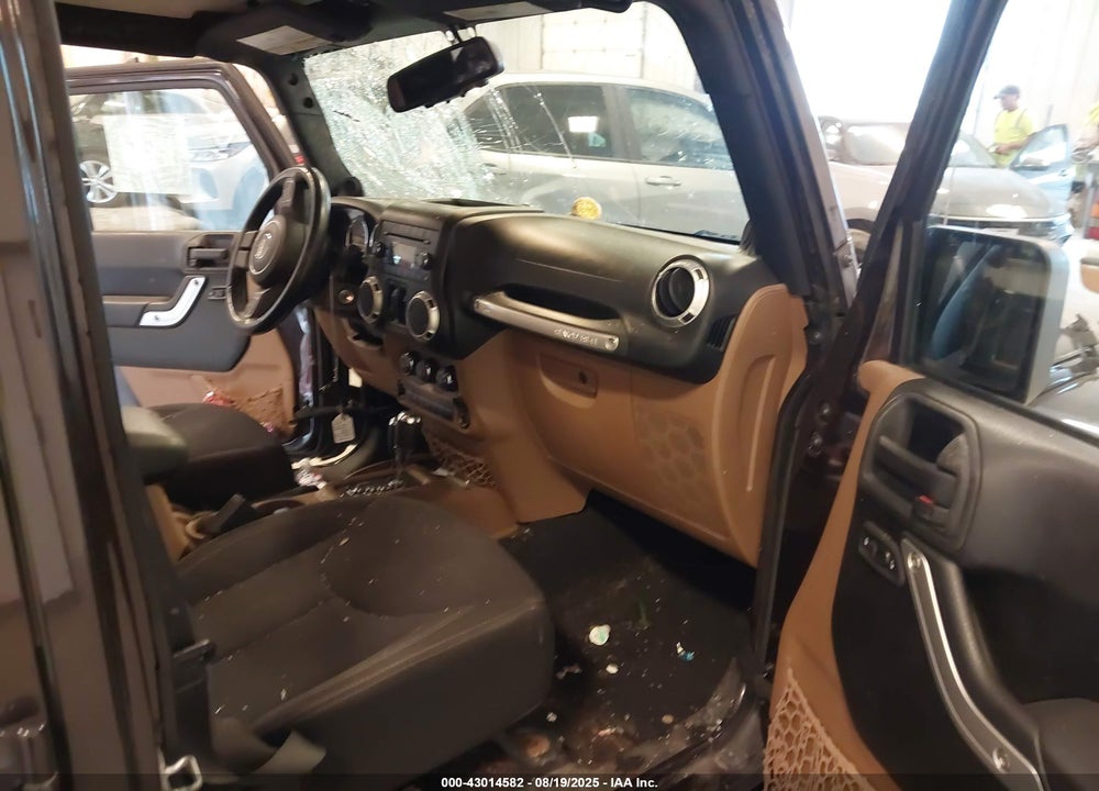 2013 JEEP WRANGLER UNLIMITED SAHARA VIN: 1C4BJWEGXDL665376