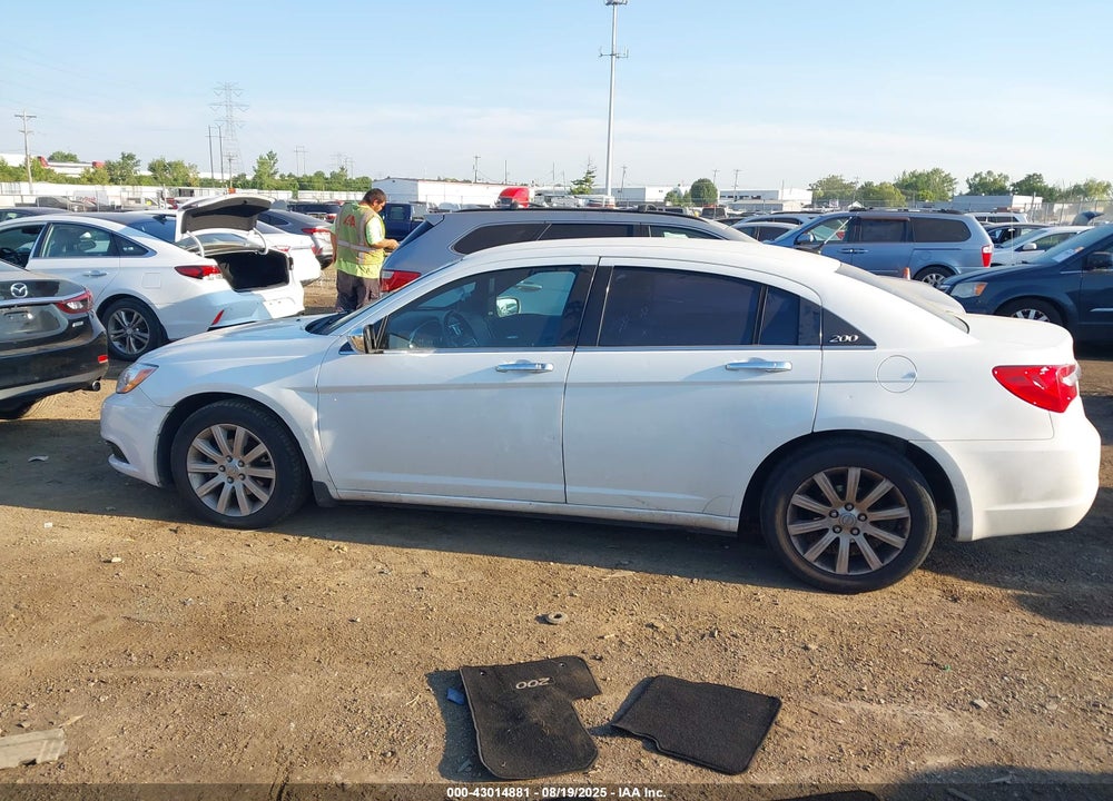 2013 CHRYSLER 200 VIN: 1C3CCBCG0DN744154