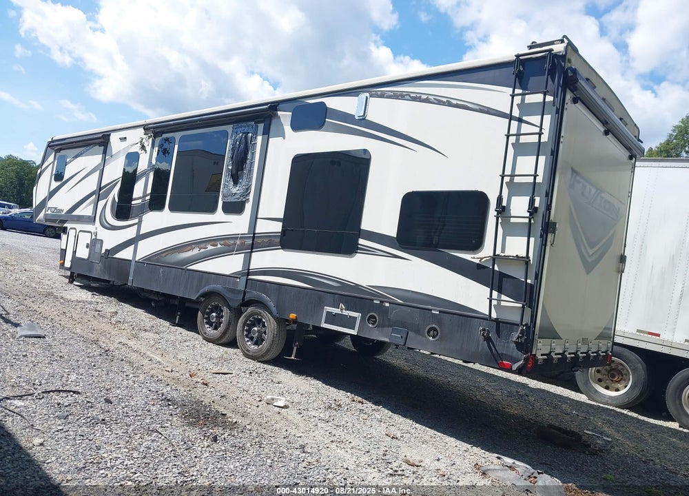 2015 KEYSTONE RV FUZION VIN: 4YDF32526FF810260