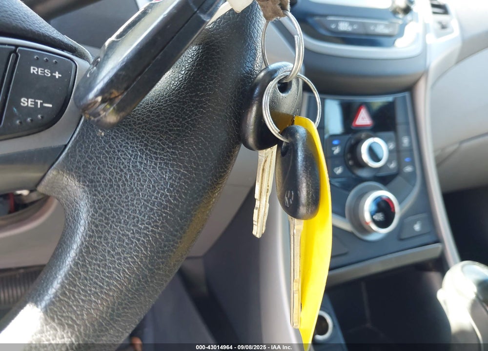 2014 HYUNDAI ELANTRA VIN: KMHDH4AE6EU046942