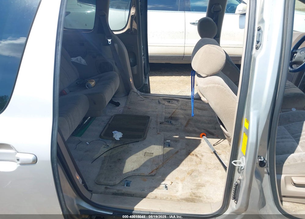 2001 TOYOTA SIENNA XLE VIN: 4T3ZF13C61U370965
