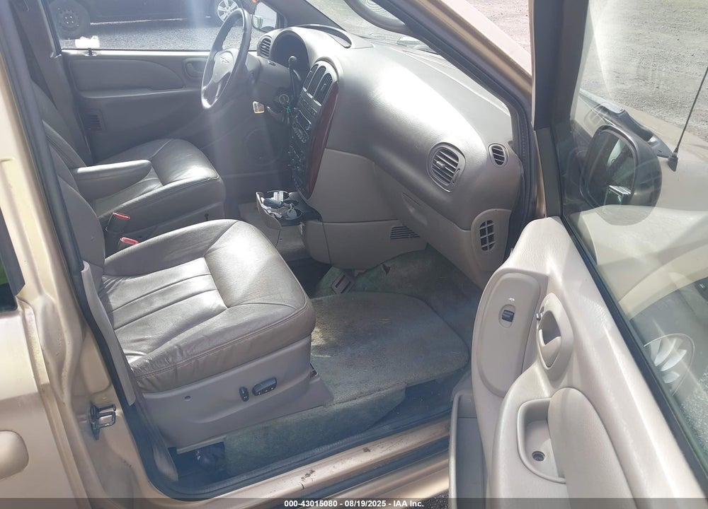 2001 CHRYSLER TOWN & COUNTRY LXI VIN: 2C8GP54L61R249873