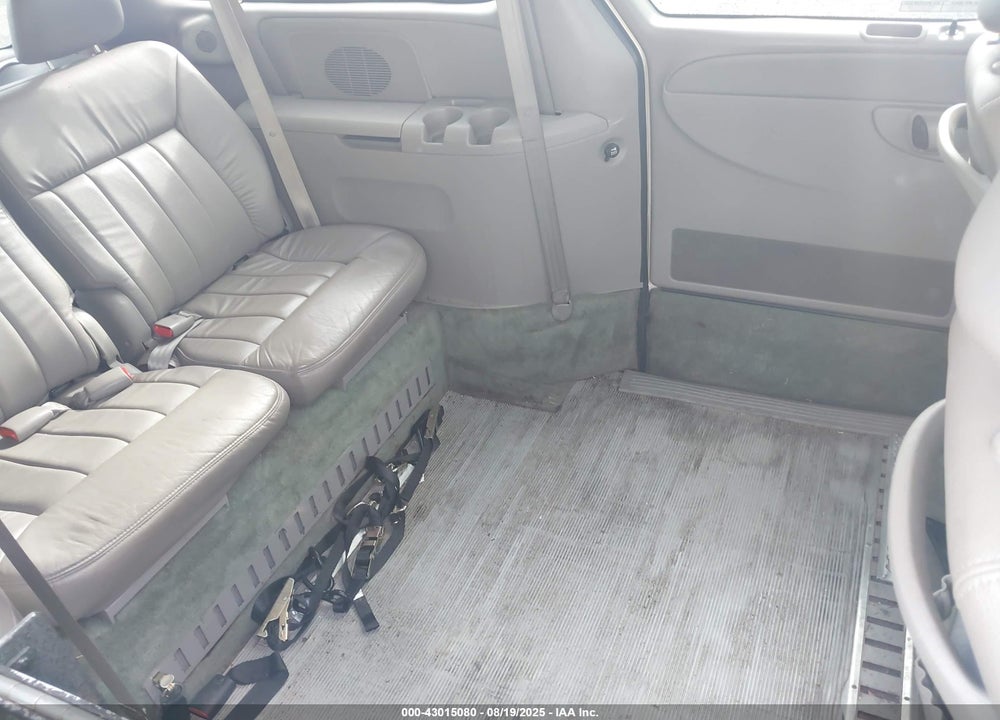 2001 CHRYSLER TOWN & COUNTRY LXI VIN: 2C8GP54L61R249873