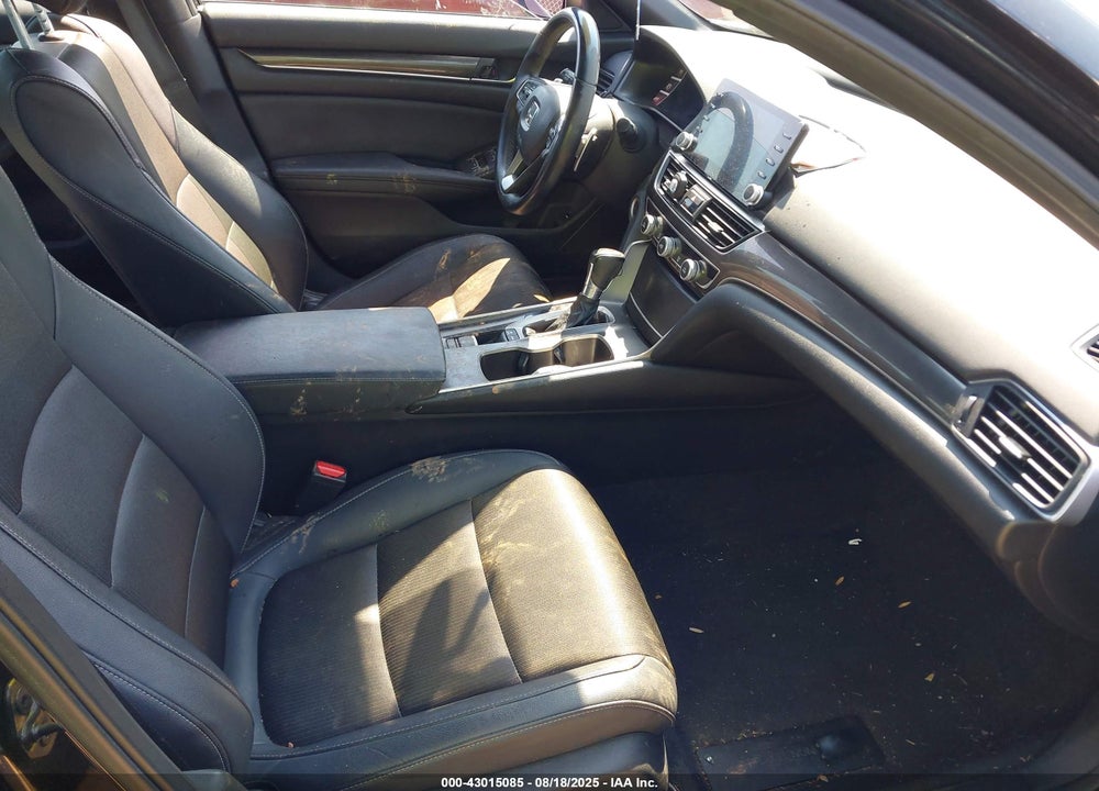 2019 HONDA ACCORD VIN: 1HGCV1F31KA024747