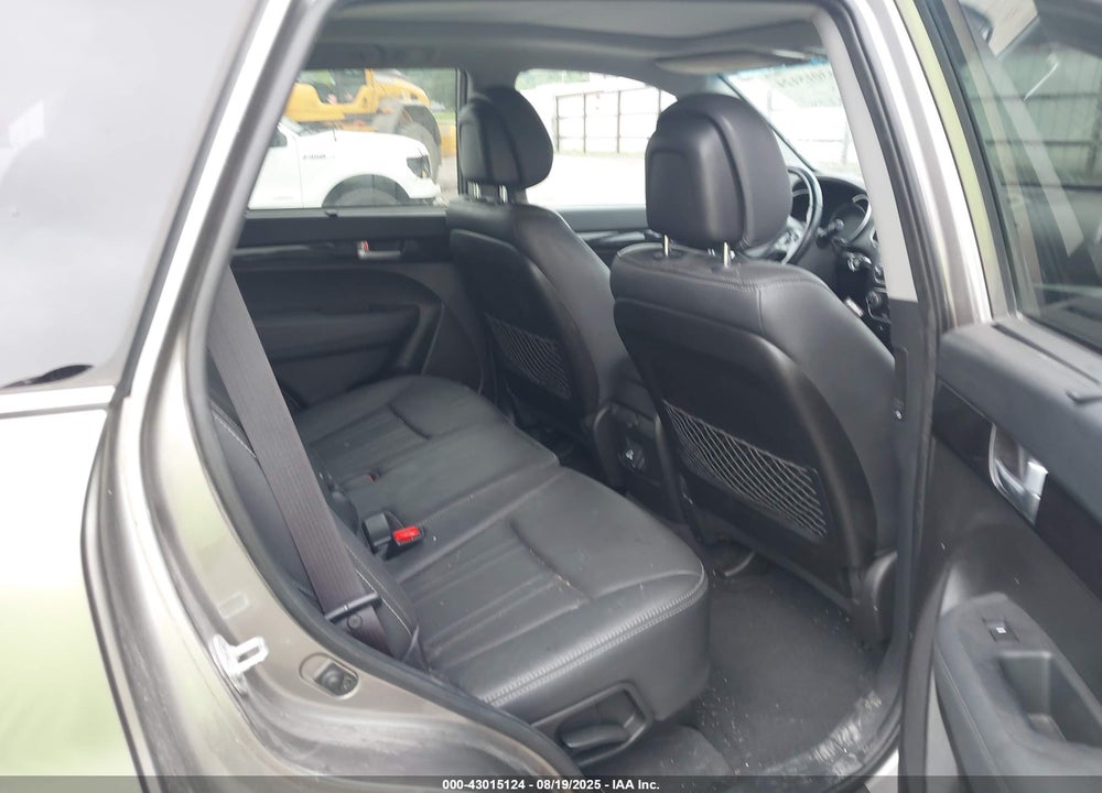 2015 KIA SORENTO SX V6 VIN: 5XYKWDA70FG636169