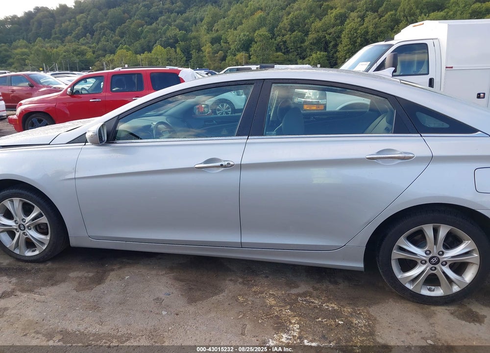 2011 HYUNDAI SONATA VIN: 5NPEC4AC7BH001262