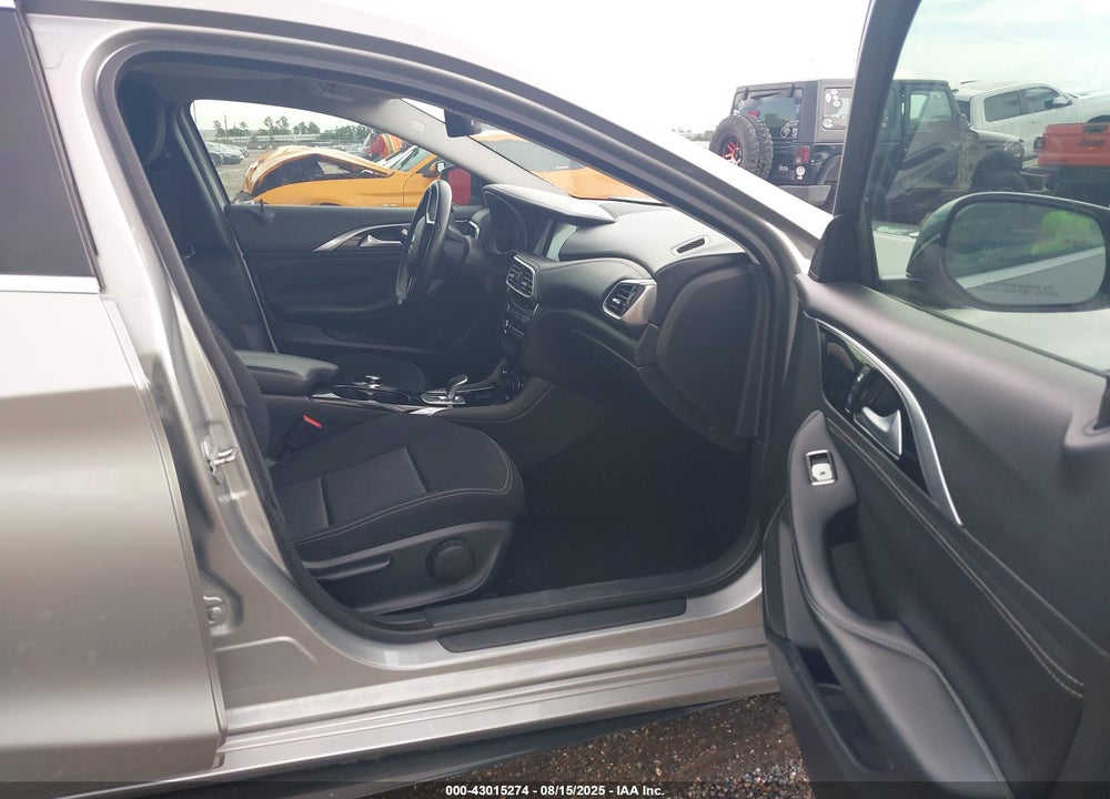 2017 INFINITI QX30 VIN: SJKCH5CP9HA034310