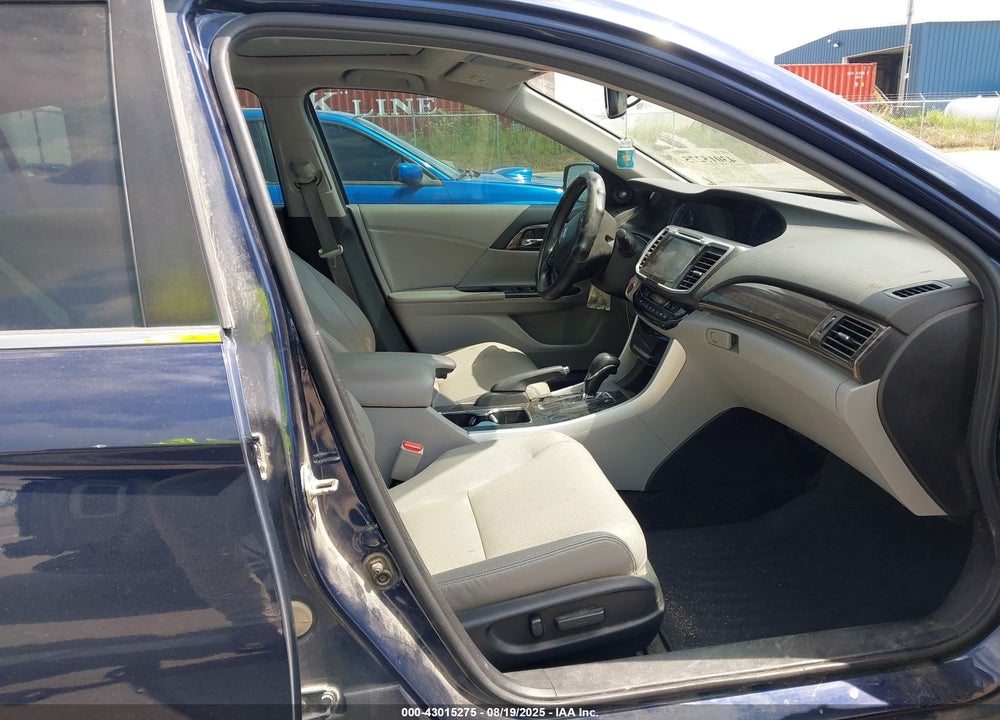 2017 HONDA ACCORD VIN: 1HGCR2F90HA242489