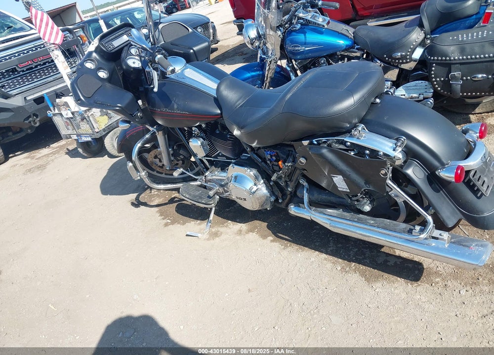 2013 HARLEY-DAVIDSON FLTRX ROAD GLIDE CUSTOM VIN: 1HD1KHM19DB662250