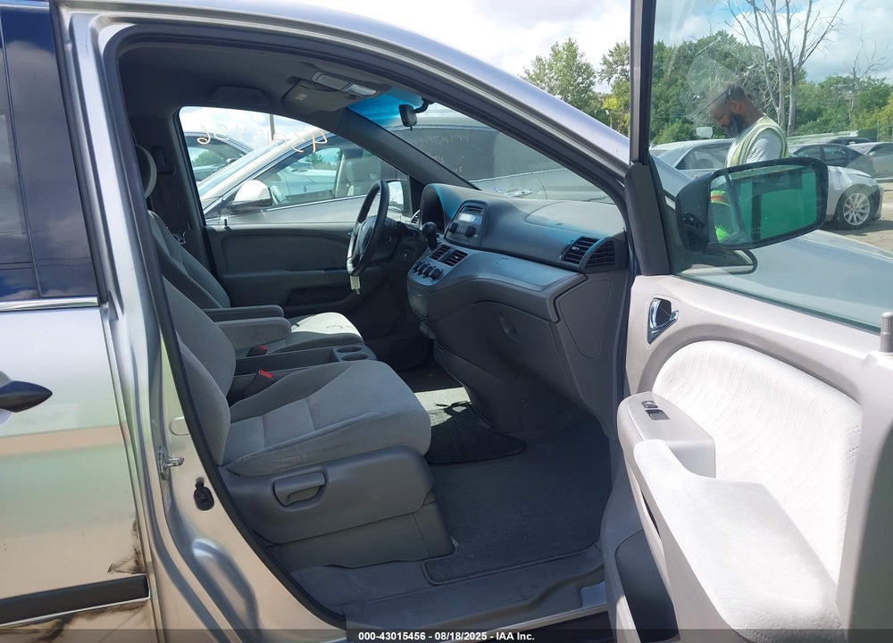 2010 HONDA ODYSSEY LX VIN: 5FNRL3H26AB025087