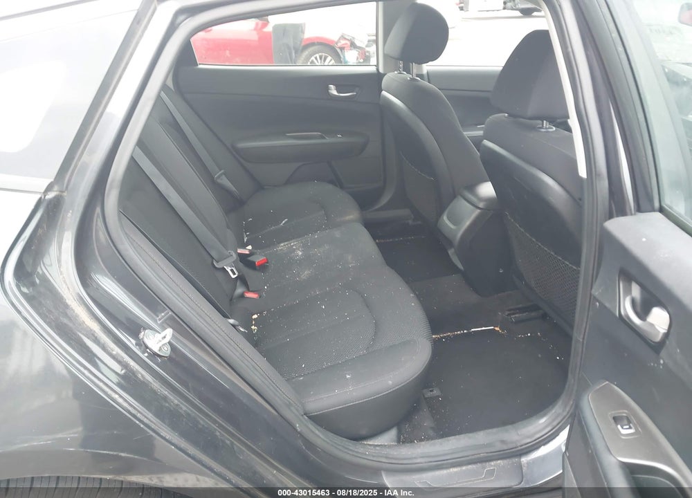 2019 KIA OPTIMA LX VIN: 5XXGT4L33KG303388