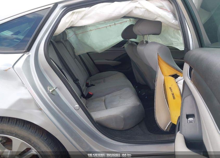 2018 HONDA ACCORD VIN: 1HGCV1F10JA194837