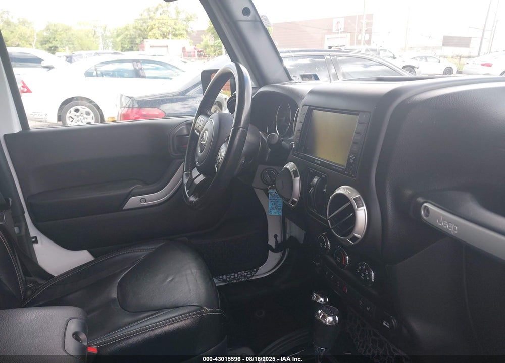 2017 JEEP WRANGLER UNLIMITED SAHARA 4X4 VIN: 1C4HJWEG2HL531591