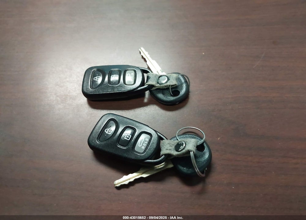 2012 HYUNDAI ELANTRA VIN: KMHDH4AE2CU208417