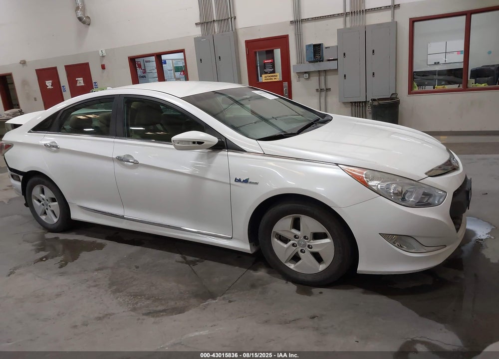 2012 HYUNDAI SONATA HYBRID VIN: KMHEC4A46CA040485