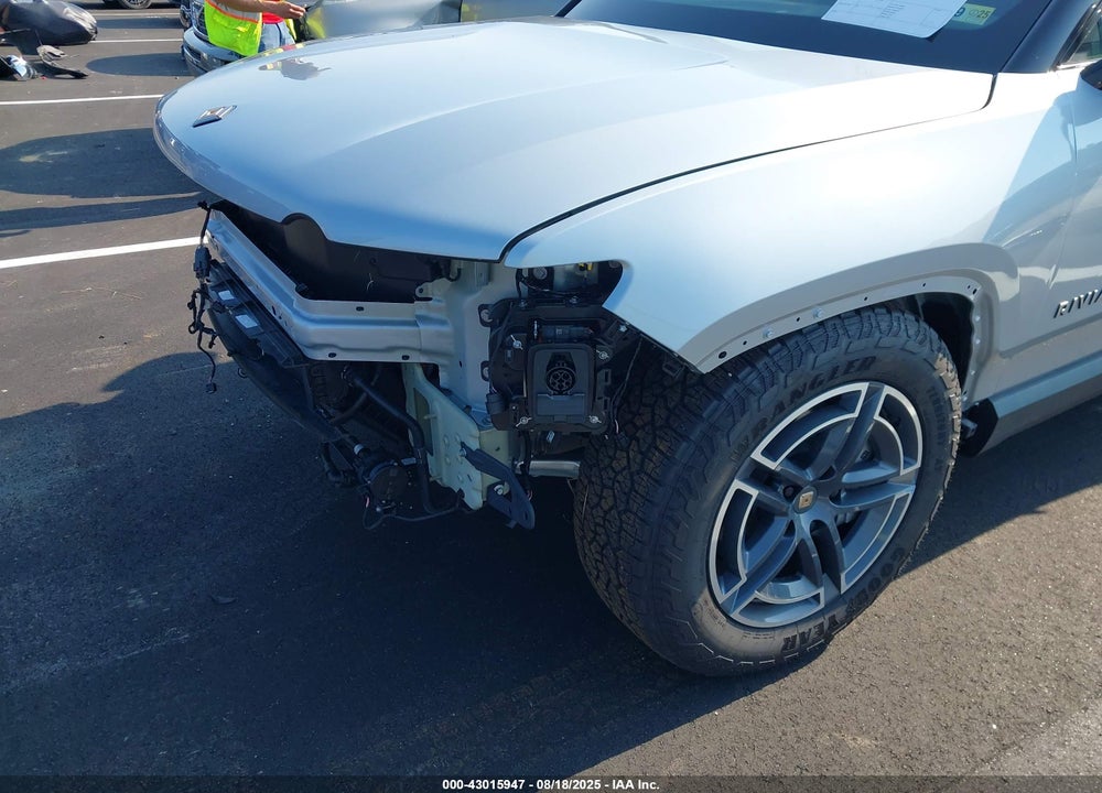 2025 RIVIAN R1S ADVENTURE DUAL MOTOR LARGE PACK/ADVENTURE DUAL MOTOR MAX PACK VIN: 7PDSGBBA3SN053392