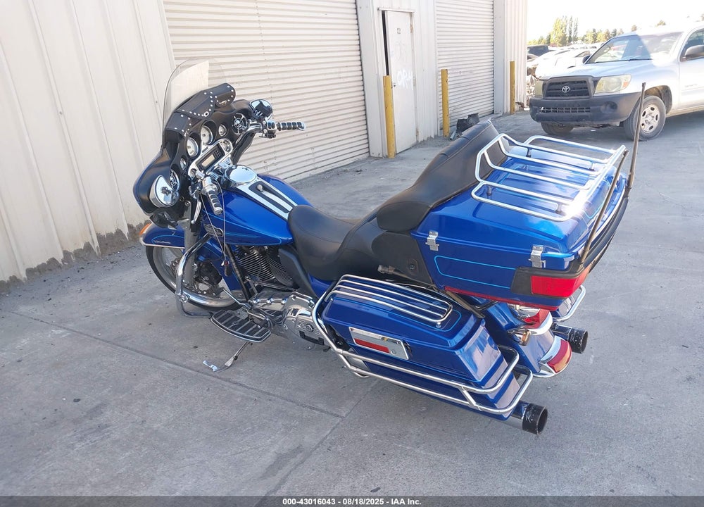 2010 HARLEY-DAVIDSON FLHTCU VIN: 1HD1FC410AB627602